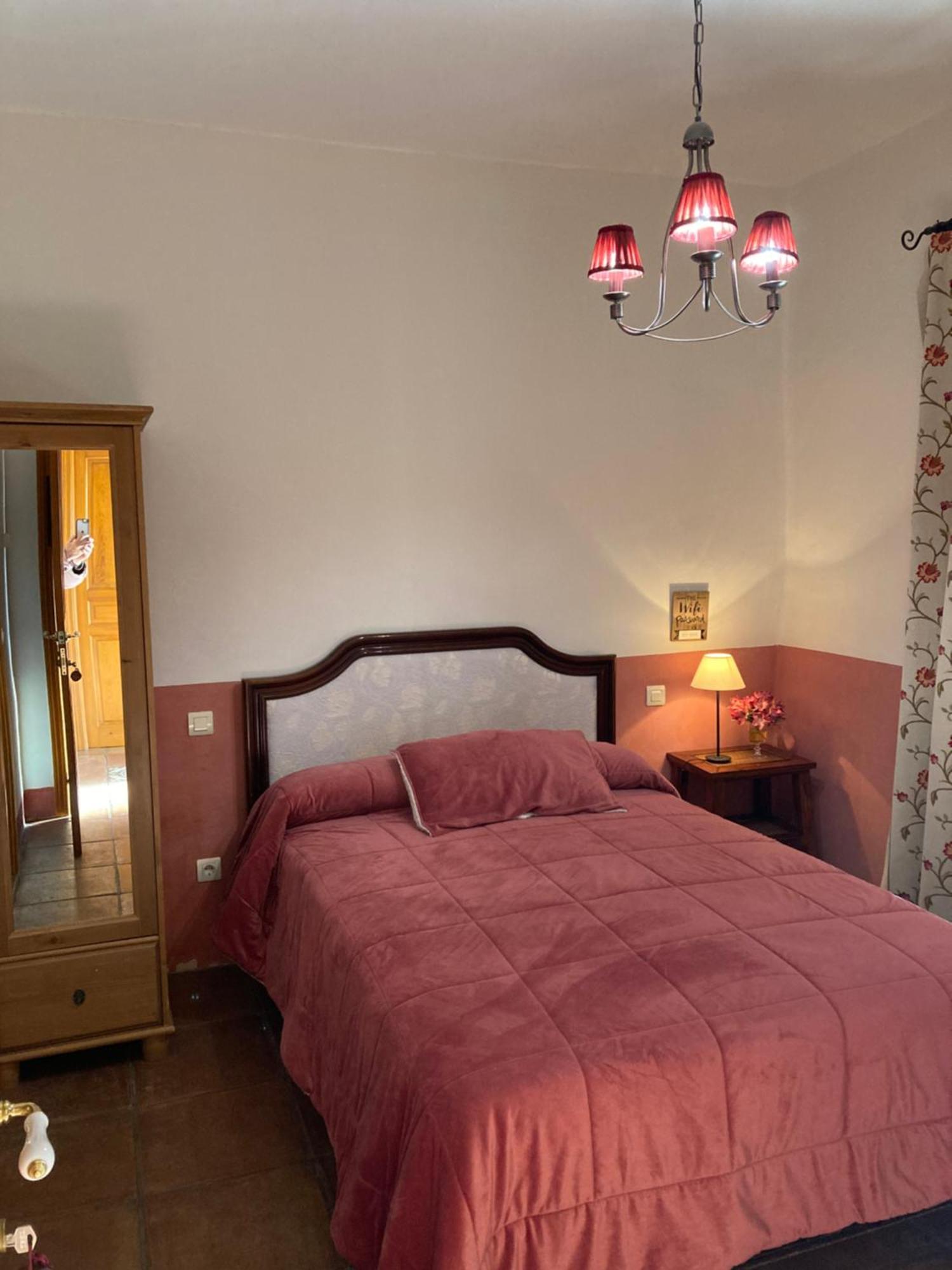 Casa Rural Valdevilano La Roca de la Sierra Esterno foto