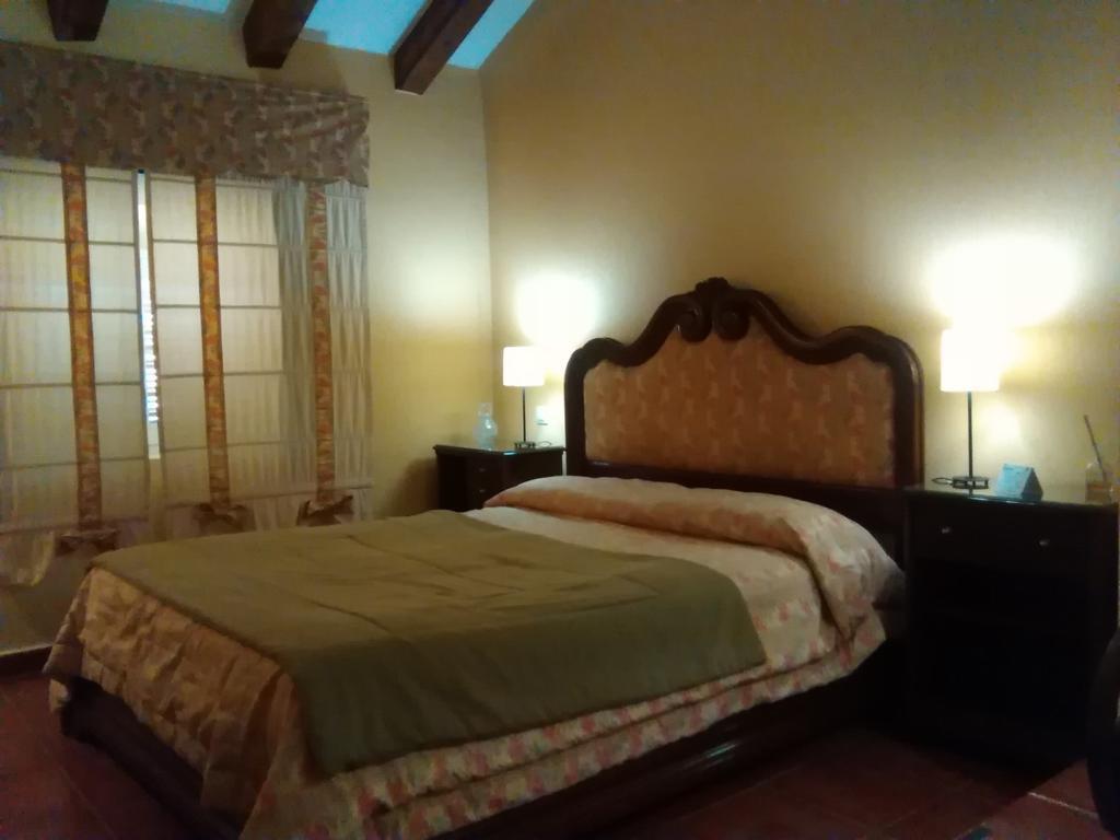 Casa Rural Valdevilano La Roca de la Sierra Esterno foto